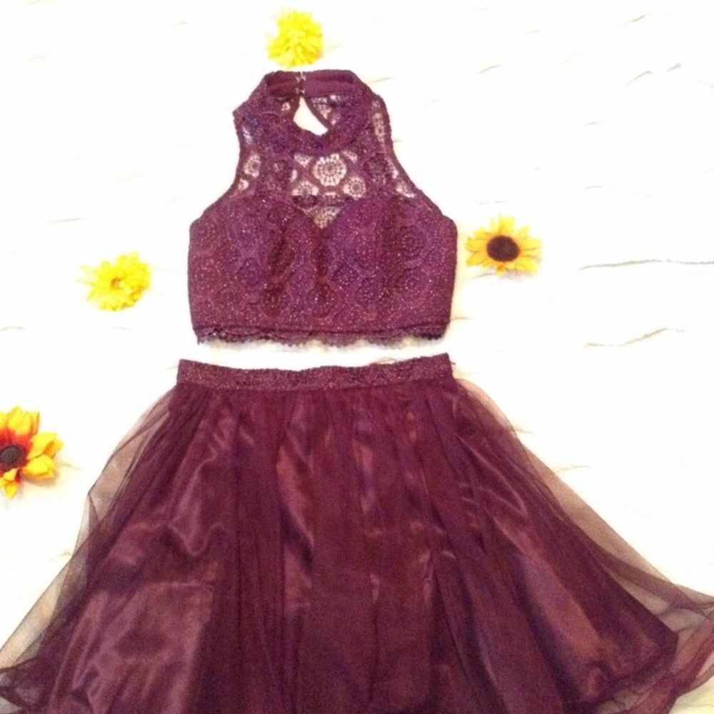 Prom dress or dinner dress - Picture 2 of 3
